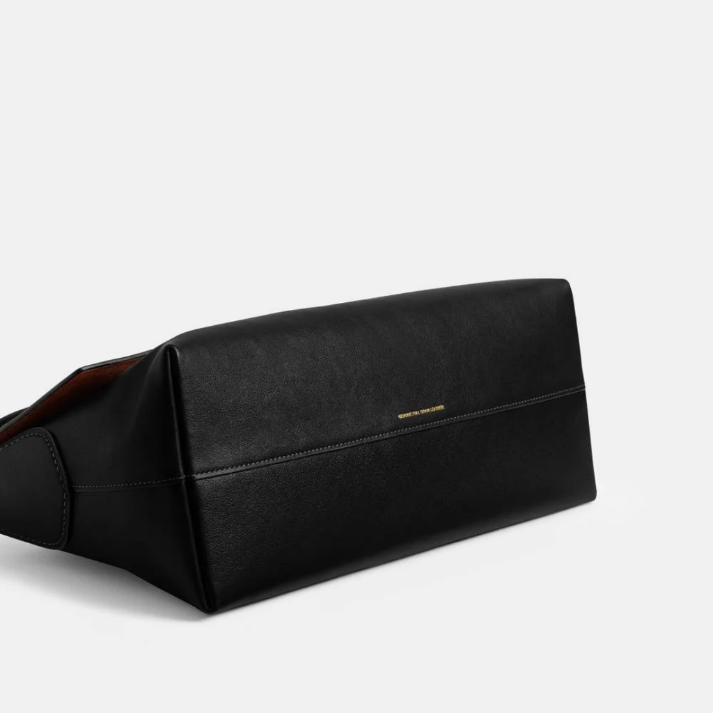Chelsea Leather Shoulder Bag 36 "Black"